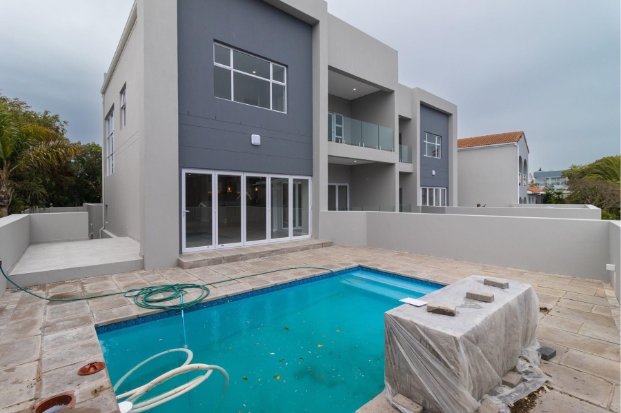 4 Bedroom Property for Sale in Flamingo Vlei Western Cape